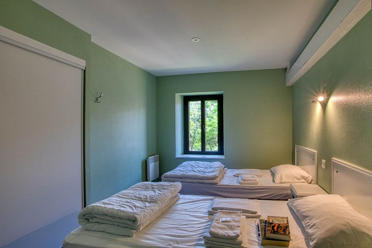 6-Berthine-Chambre2-2lits90