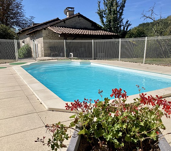 JOUSSAIN - Montagrier - Gite Cabosse (1) 2