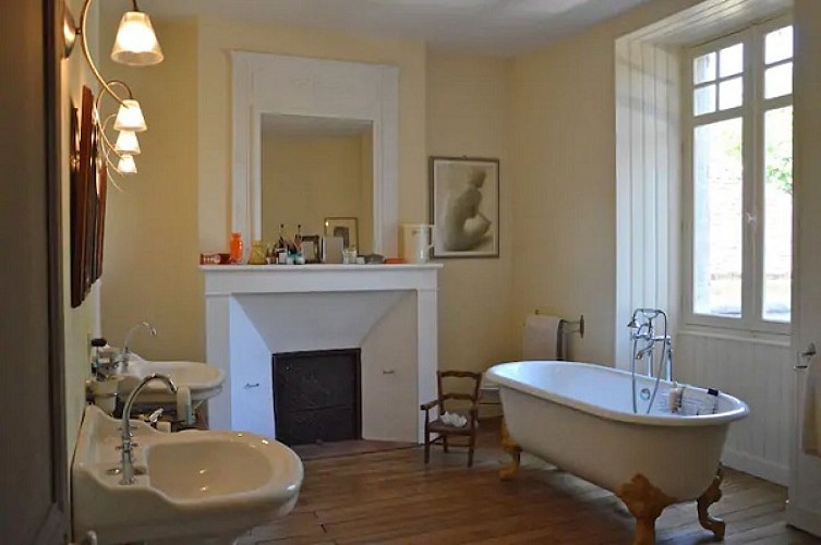 c05a54f4-6514-4e9d-9c42-11cecf2af375