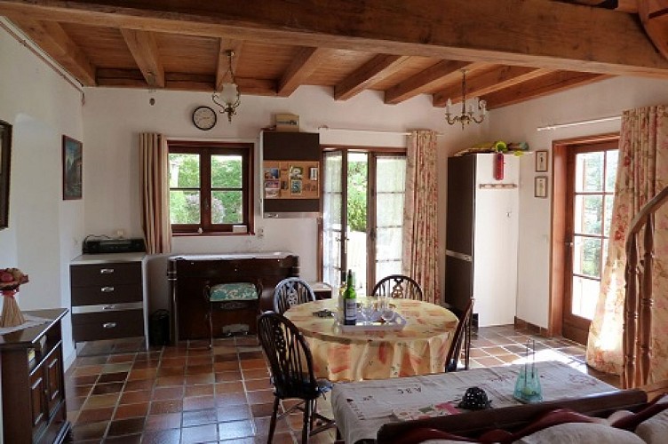 Le Noyer Borrèze, coin salle à manger redim