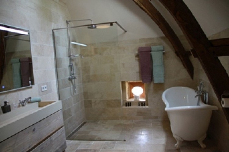 A MAISON DU CEDRE SDB