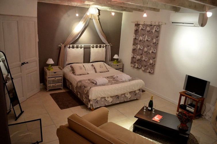 HLO_Domaine des Eymariers_gite-PS_pièce à vivre 1_janvier 2023