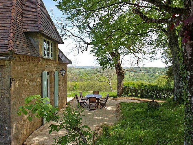 gite-peyzac-rossignol-entree