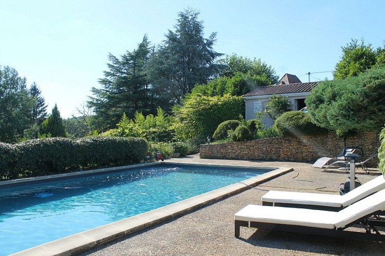 Gite-Emeraude-piscine-a-partager-Sarlat