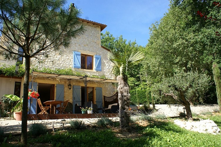 1 Gîte extérieur 3-les pics verts©la mas des geais