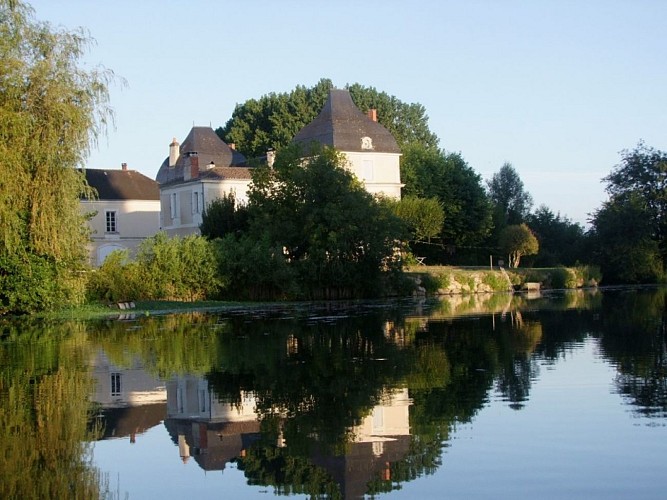 Chateau-de-la-Roche-Peyrouton-2