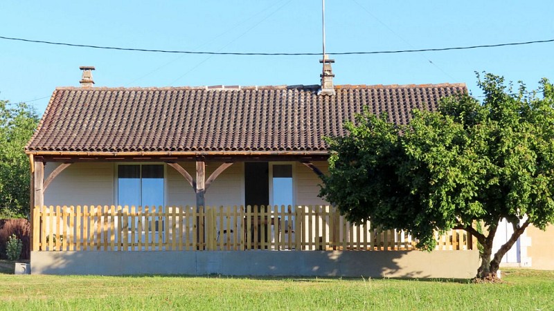 gite-bois-cassé-vue-principale-saint-laurent-des-hommes-tourisme-vallee-isle 2