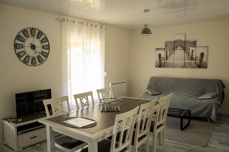 gite-bois-cassé-salon-saint-laurent-des-hommes-tourisme-vallee-isle 2