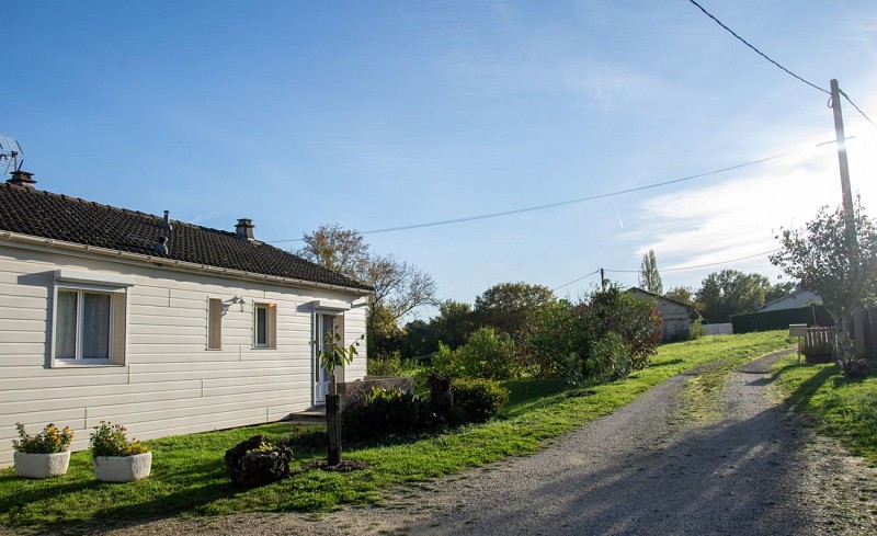 gite-bois-cassé-allée-saint-laurent-des-hommes-tourisme-vallee-isle
