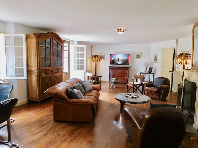 gîte-les-vergers-du-desert-le-pizou-salon