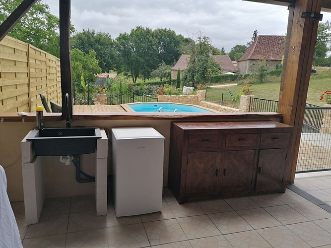 Cuisine extérieure-Gite La grange St Georges de Montclard Périgord