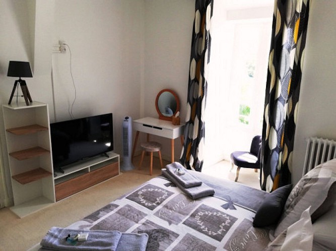 vue-du-chateau-excideuil-apt1