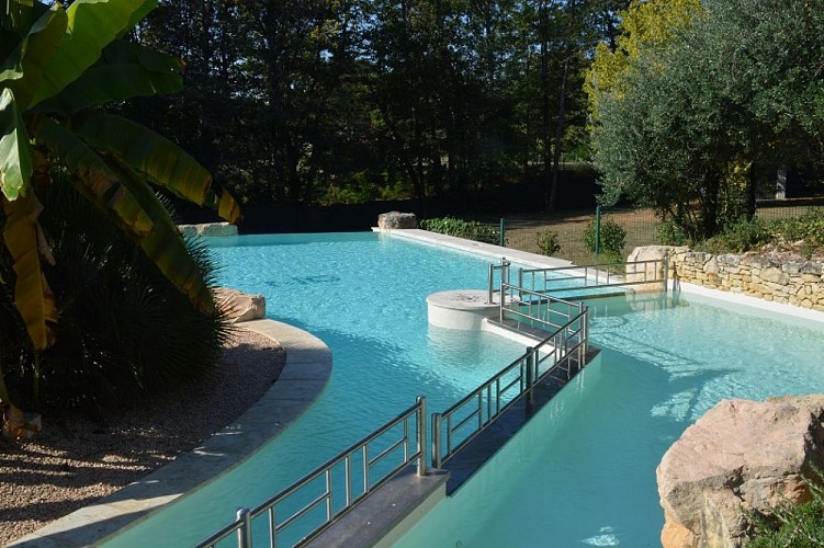 la piscine depuis la terrasse©Patrick Cotelle