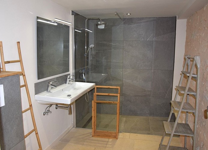 La-Longère-d-Asterius-salle-de-bain