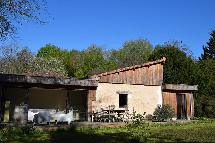 La-Longère-d-Asterius-façade-côté-jardin
