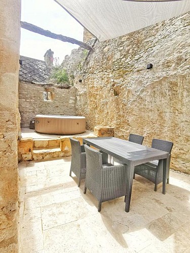 HLO-Montignac-Escapade à Lascaux Le Loft - terrasse et Salon de jardin©Nicolas Laud