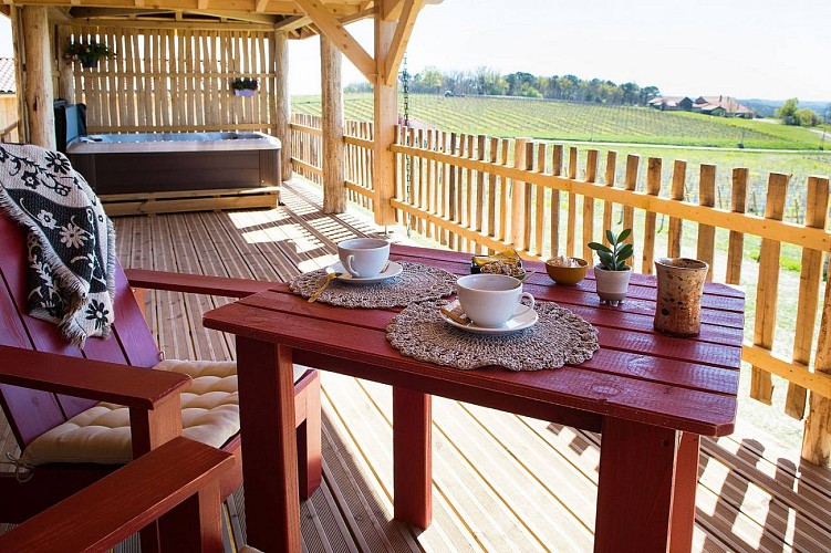 Cabane La Muscadelle terrasse
