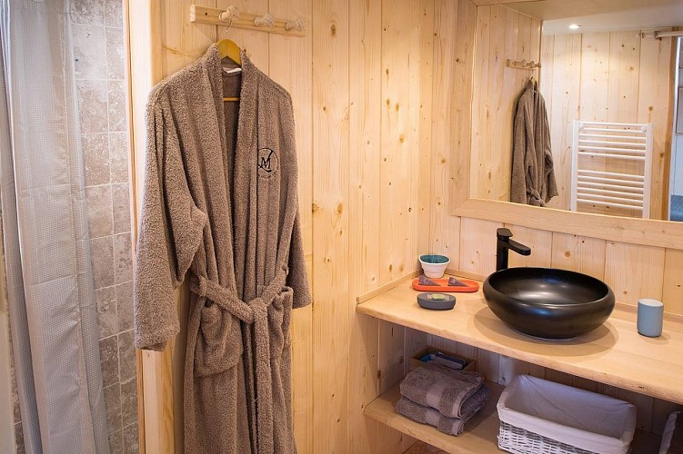 Cabane La Muscadelle salle de bain