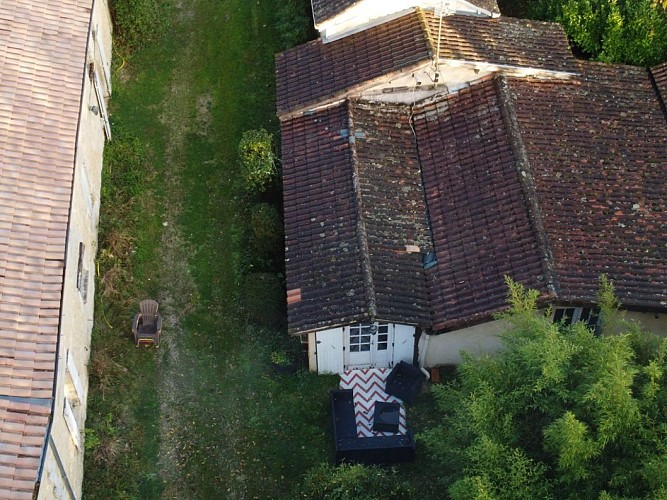 Gîte2pers-Aux-Petits-Pourcauds-Villefranche-vue-aérienne