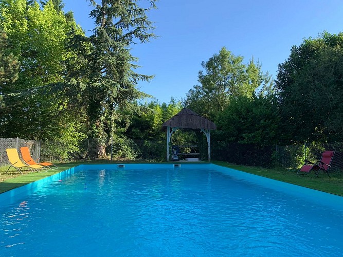 Gîte-Aux-Petites-Pourcauds-piscine3