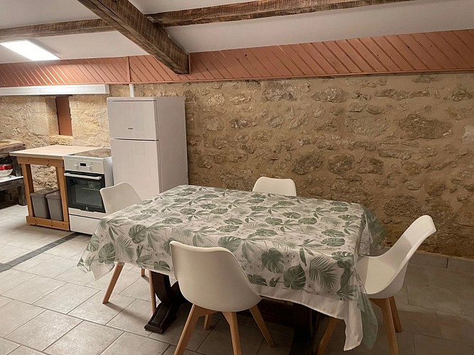 Gîte-4pers-Pourcauds-Villefranche-table