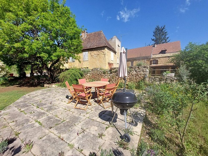 MAISON AUX PIERRES DOREES