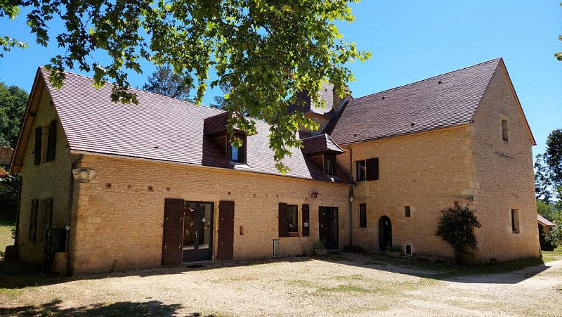 Montignac_La Ferme des petites oreilles_maison côté cour_janvier 2024