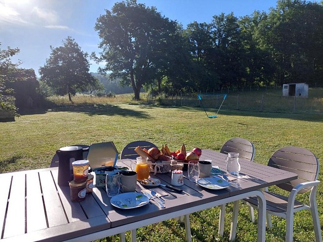 Montignac_Ferme des Petites oreilles_partie locations_photo brochure