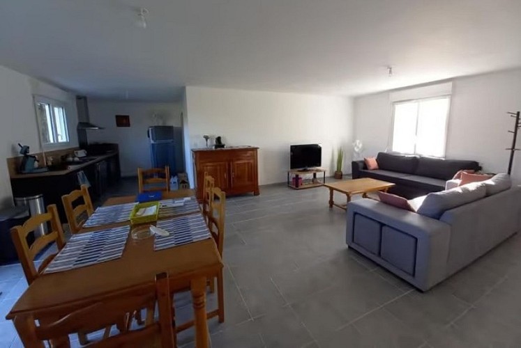 Gîte Darpeix - Salon Cuisine - Sirtaqui