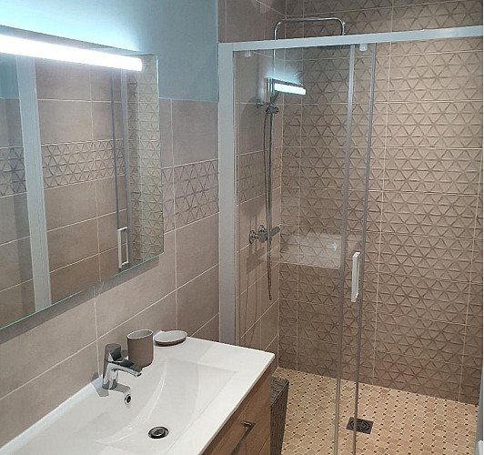 Limeuil_Les Rouillets_SDB