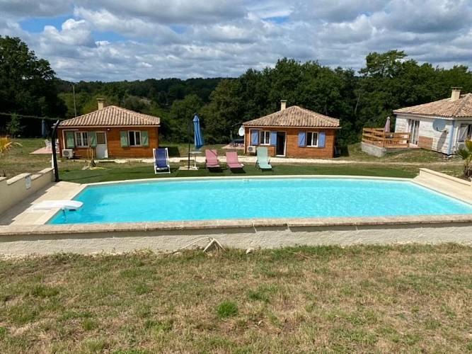 Par l'étang qui court