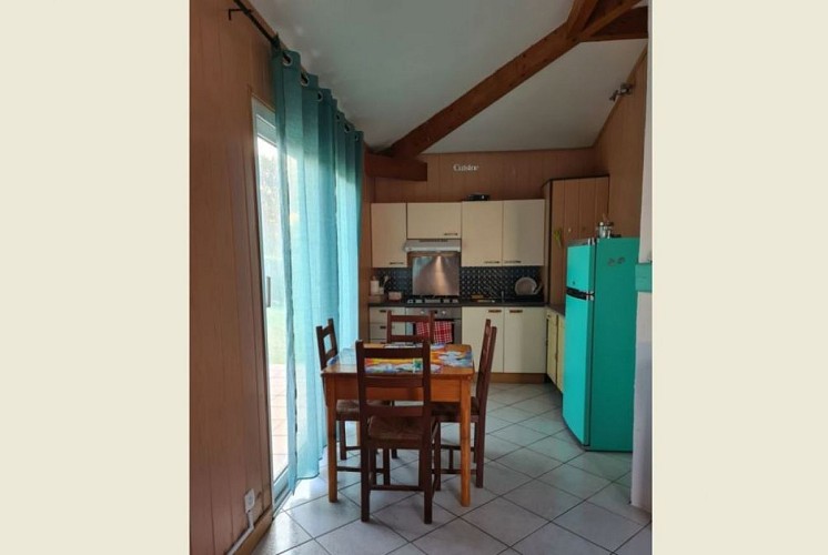 Par l'étang qui court