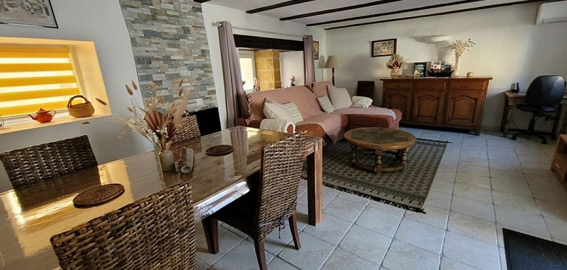 Périgord Noir Vallée Dordogne - sauges rouges - piece de vie