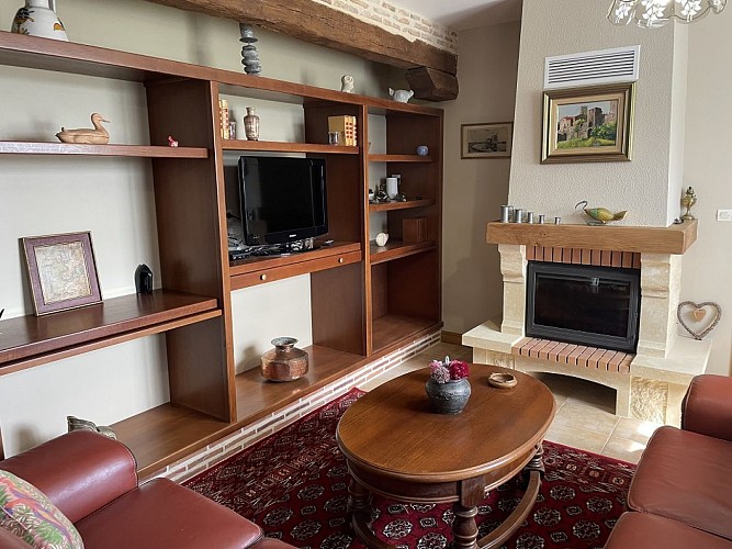 Gite-Gras-Echourgnac-salon(1)