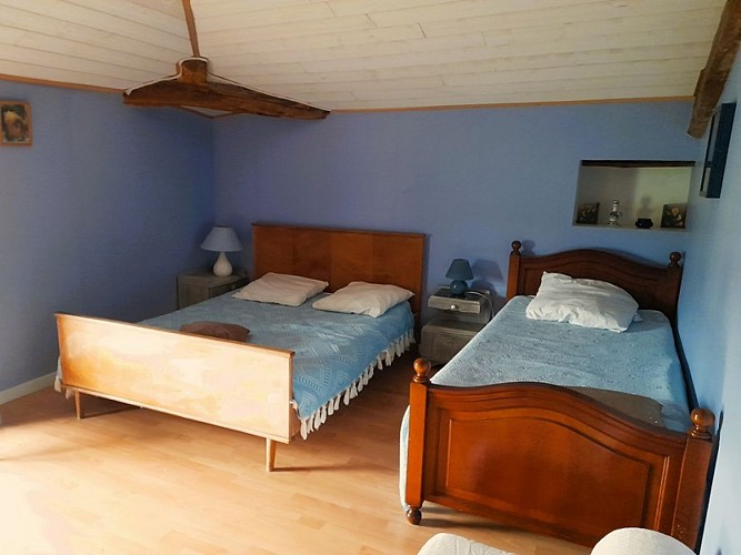 Chambre bleue La Grange de Mamie