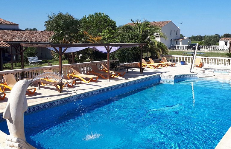 la_caleche_piscine