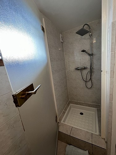 12 - douche.jpg