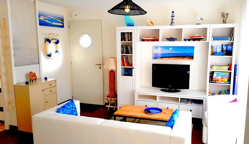 LMDV-02-Location-Maison-De-Vacances-Piscine-Naturellement-Bassin-Meuble-Tourisme-3-Etoiles