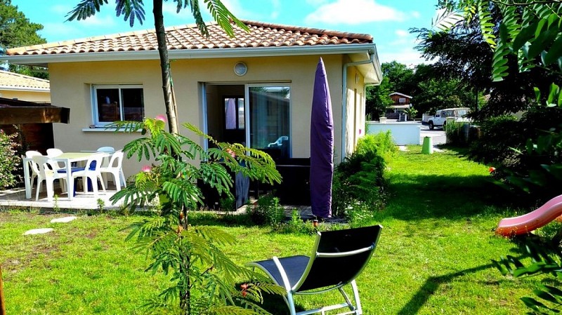 LMDV-01-Location-Maison-De-Vacances-Piscine-Naturellement-Bassin-Meuble-Tourisme-3-Etoiles