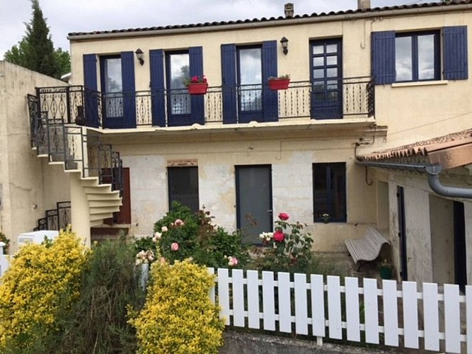 Gite-Tertre-de-Camillac-Bourg-exterieur-2-800x600