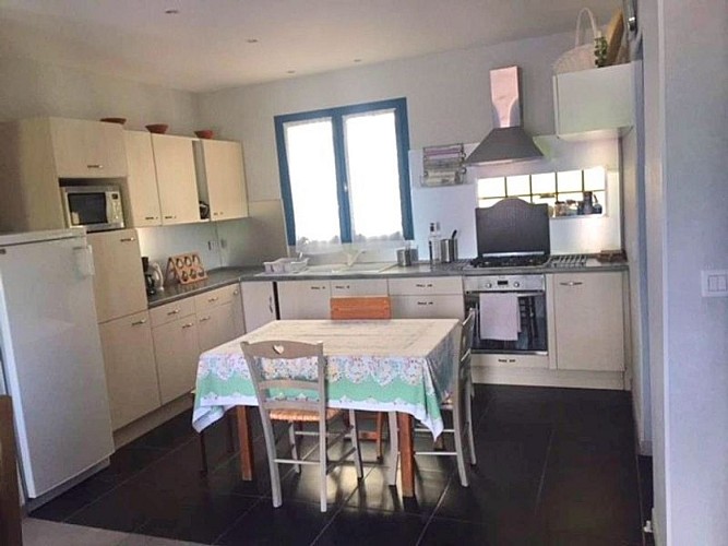 Gite-Tertre-de-Camillac-Bourg-cuisine-800x600