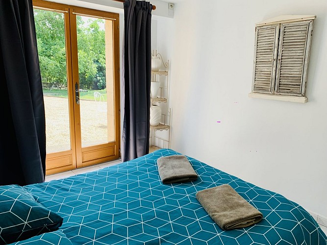 Hébergement-Mauriac-Gironde-La-Petite-Toscane-Saint-Emilion-4-couchages-16 (7)