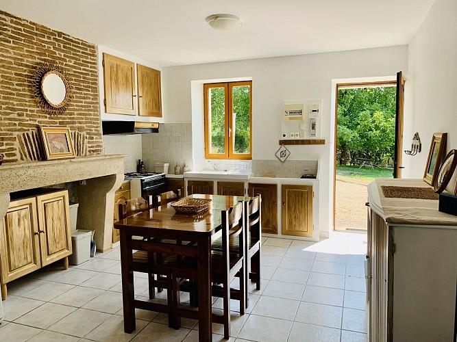 Hébergement-Mauriac-Gironde-La-Petite-Toscane-Saint-Emilion-4-couchages-16 (3)