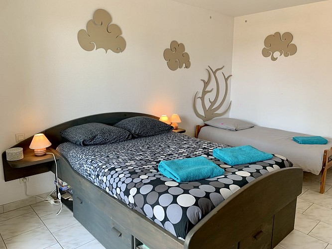 Hébergement-Mauriac-Gironde-La-Petite-Toscane-Saint-Emilion-6-couchages-22 (1)