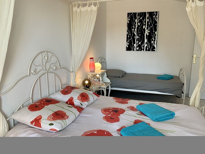 Hébergement-Mauriac-Gironde-La-Petite-Toscane-Saint-Emilion-6-couchages-22 (6)