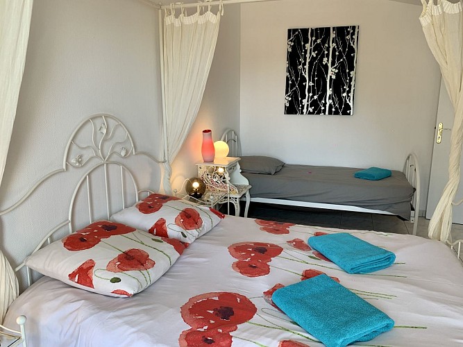 Hébergement-Mauriac-Gironde-La-Petite-Toscane-Saint-Emilion-6-couchages-22 (6)