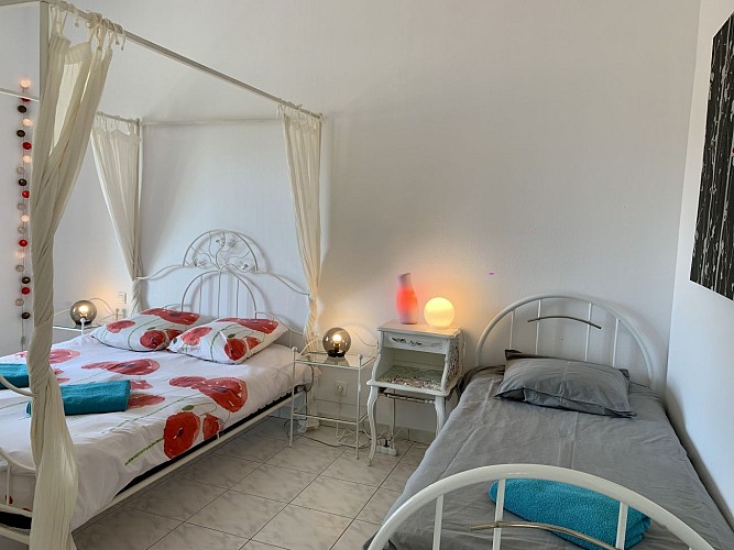 Hébergement-Mauriac-Gironde-La-Petite-Toscane-Saint-Emilion-6-couchages-22 (5)