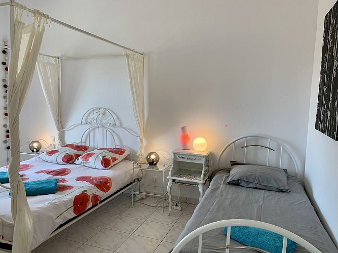 Hébergement-Mauriac-Gironde-La-Petite-Toscane-Saint-Emilion-6-couchages-22 (3)