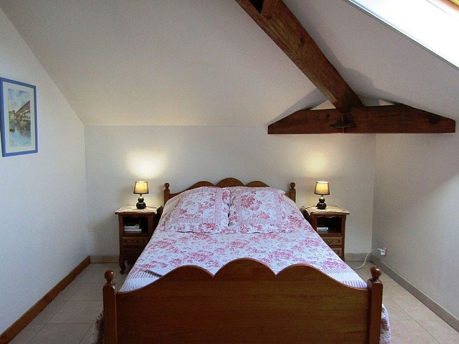 Vallery - chambre lit 2pers