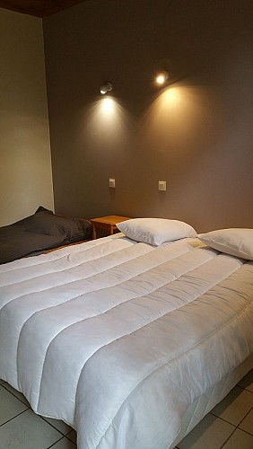 Les Mimosas grande chambre 2à 3 personnes